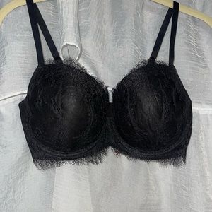 32DDD Victoria’s Secret bra